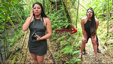 I Helped A Cute Photographer Who Was Lost In The Woods… This Is How She Thanked Me