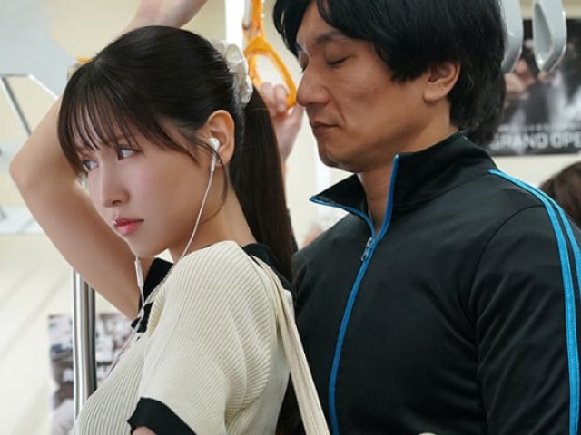 Bị thầy giáo cũ quấy rối tình dục trên tàu điện