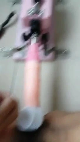 Cô ấy đã thử một thiết bị mới